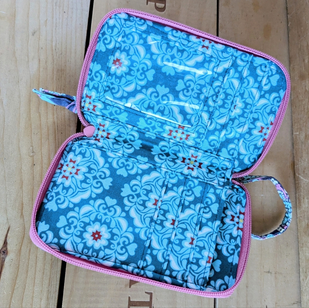 🔴 SOLD 3/$10 Quilted Wristlet Wallet/Phone Case - Picture 4 of 8